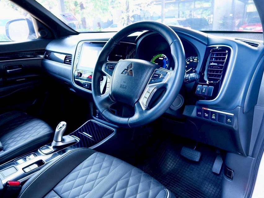 รหัสรถ PR1717 Mitsubishi Outlander PHEV ( มือเดียว ) GT-Premium Top Fulloption 12
