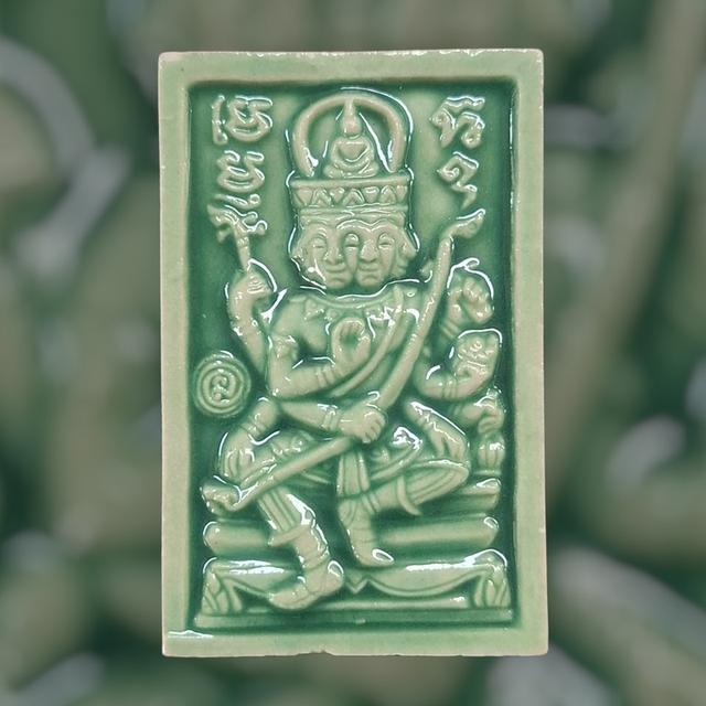 พระพุทธเจ้าเหนือพรหม เคลือบเขียว 