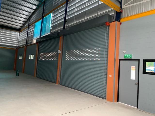 ให้เช่าโกดังคลังสินค้าใหญ่ พื้นที่โกดังประมาณ 1900 ตร.ม. พร้อมลานขนส่งและจอดรถด้านหน้า ซอยเทพารักษ์ 82 สมุทรปราการ ทำเลดีใกล้ BTS ศรีเทพา 4