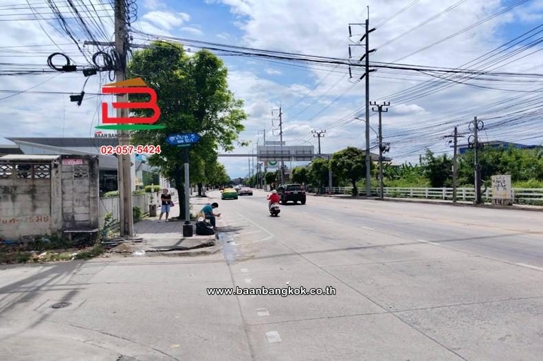 ทาวน์โฮม เนื้อที่ 36.3 ตร.ว. หมู่บ้านประยูรทอง 8 (สุขาภิบาล 5 ซอย 12/1), ใกล้เพลินนารี่มอลล์ ถนนสุขาภิบาล 5 แขวงท่าแร้ง เขตบางเขน 15