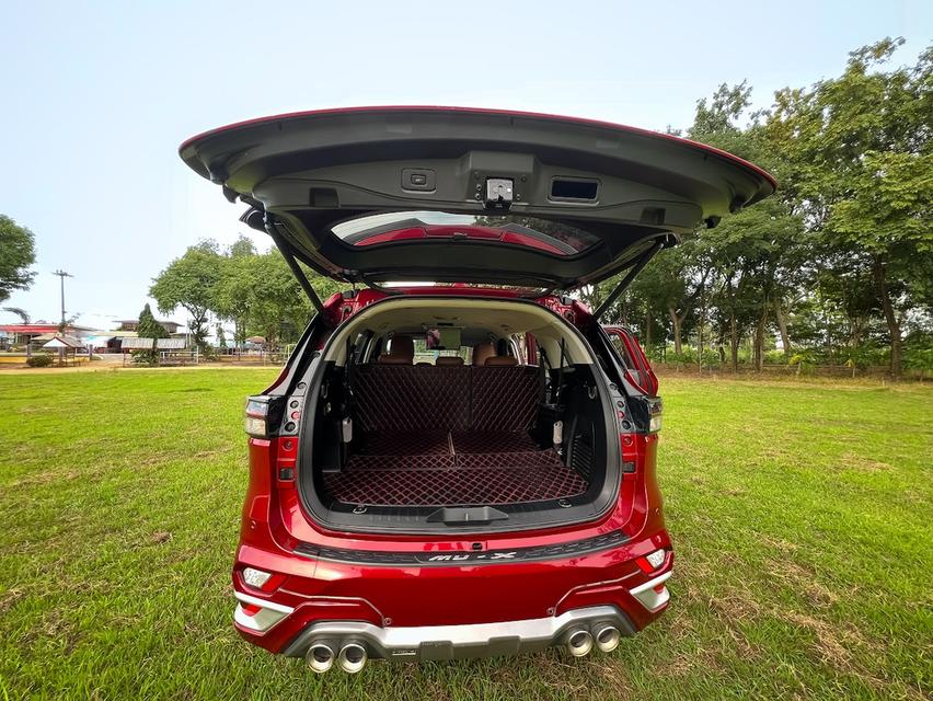 รถยนต์ Isuzu MU-X Ulitmates 3.0 4x2 ปี 2022 รูปที่ 8