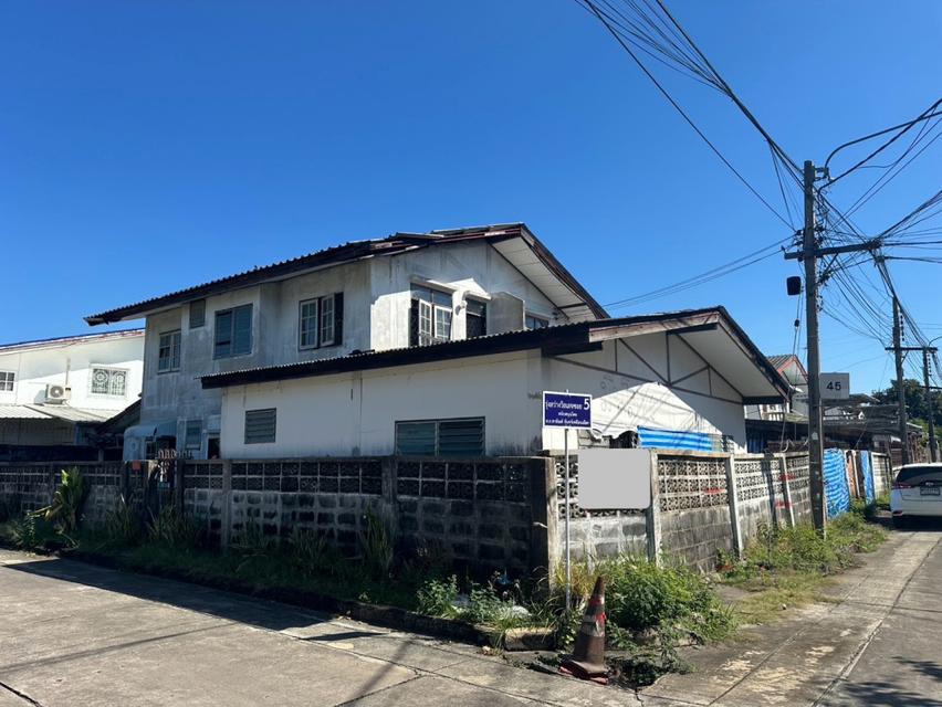 ✨ ขายบ้านแฝด 2 ชั้น หลังมุม – รุ่งสว่าง วิลเลจ 2 2 แปลงรวม ขนาดใหญ่ 70 ตร.ว. (35+35) ทำเลศักยภาพ ใกล้ MRT สายสีชมพู 4