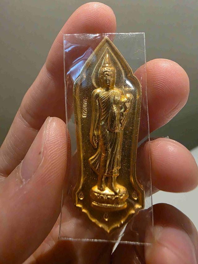 A.พระเหรียญ 25 ศัตวรรต สีทอง หนักๆ ไม่ทราบที่ ขายเป็นชิ้นงาน ตามสภาพ สวย น่าสะสม พร้อมส่ง