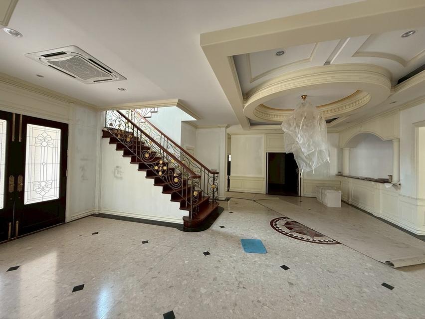 ขายบ้านหรู หมู่บ้านแกรนด์โมนาโค ถนนเลียบวงแหวนกาญจนาภิเษก ใกล้เมกะบางนา 6