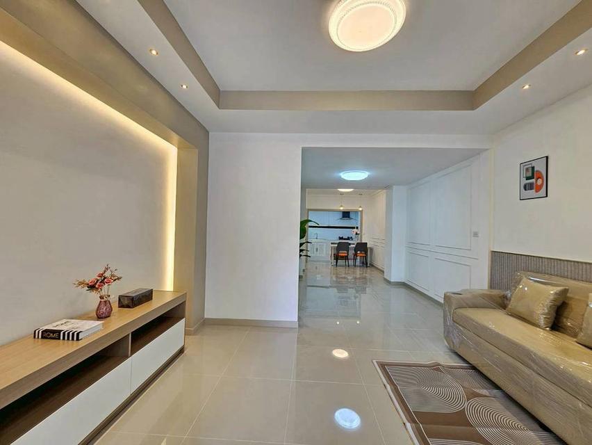 หมู่บ้านเต็มรัก ซอยวัดลาดปลาดุกทาวน์เฮาส์ 2 ชั้น ตกแต่งใหม่พร้อมอยู่ มีระเบียงหน้าบ้าน พร้อมของตกแต่ง 6