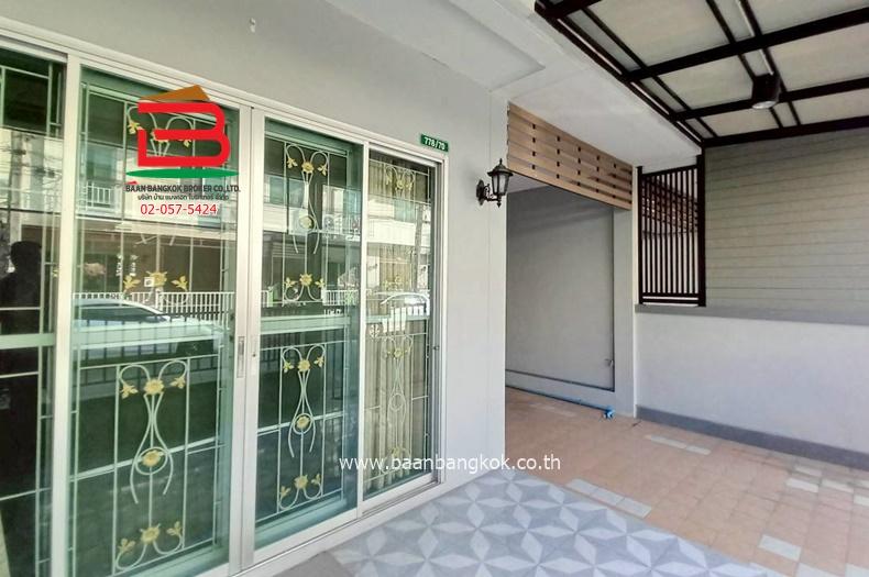 ทาวน์เฮาส์ หมู่บ้านประภาทรัพย์ 4 (ใกล้ห้างแฟชั่นไอส์แลนด์) เนื้อที่ 21 ตรว. แขวงบางชัน เขตคลองสามวา 4