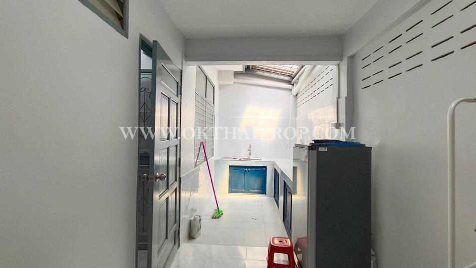 ทาวน์เฮ้าส์ หมู่บ้านพฤกษา 3 ถนนวัดลาดปลาดุก บางบัวทอง นนทบุรี 14