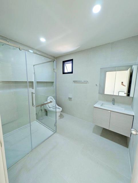 ตกแต่งครบครัน ลาซาล-บางนา BTSแบริ่ง 4นอน บางนา2.1กม. ให้เช่าบ้านเดี่ยว2ชั้น 4 น้ำ บ้านใหญ่พร้อมสวน รับชาวต่างชาติ 8