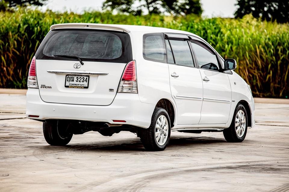 Toyota INNOVA 2.0V AT ปี 2011 สีขาว รุ่นท๊อปสุด 6