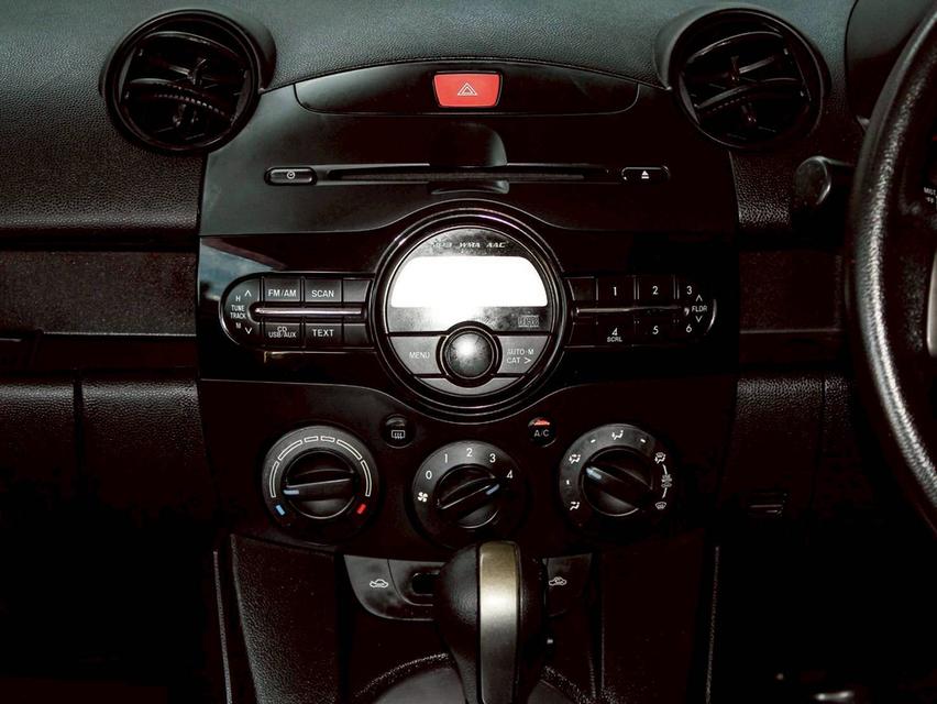 MAZDA2, 1.5 Spirit ปี 2012 12