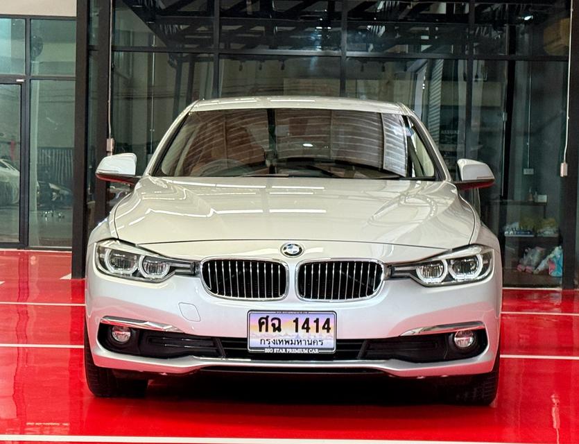 2017 BMW 320D F30 LCI รถมือเดียวป้ายแดง รถออกศูนย์ BMW THAILAND รถวิ่งน้อย เข้าศูนย์ทุกระยะ รถไม่เคยมีอุบัติเหตุครับ รูปที่ 7