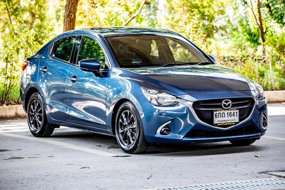 Mazda2 1.3 High Connect Skyactiv Sedan ปี 2017 สีน้ำเงิน 3