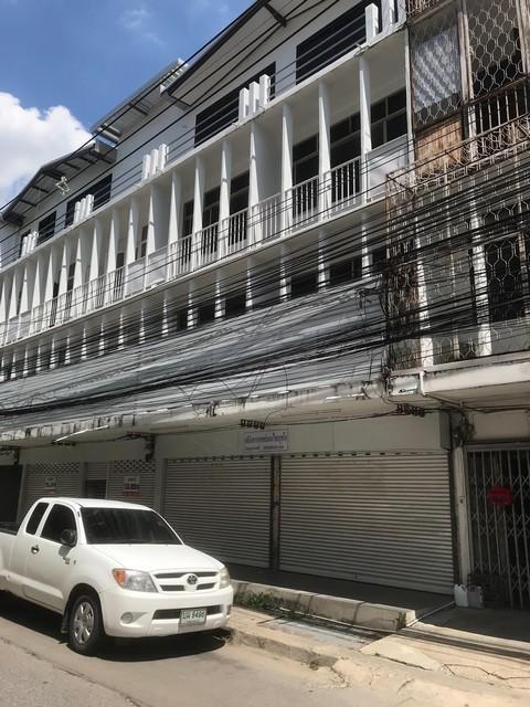 ให้เช่าอาคารพาณิชย์ 3 ชั้น 180 ตร.ม. ถนนสุขุมวิท 71 ซอยปรีดีพนมยงค์ 26 ใกล้ BTS พระโขนง 1