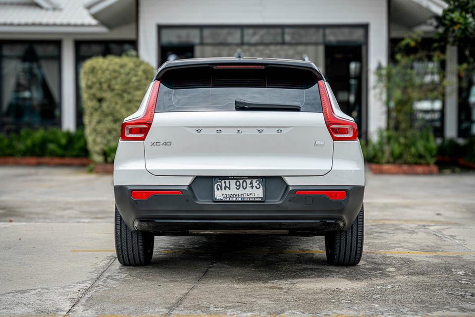 Volvo XC40 T5 Recharge R-Design 2022 สีขาว รูปที่ 5