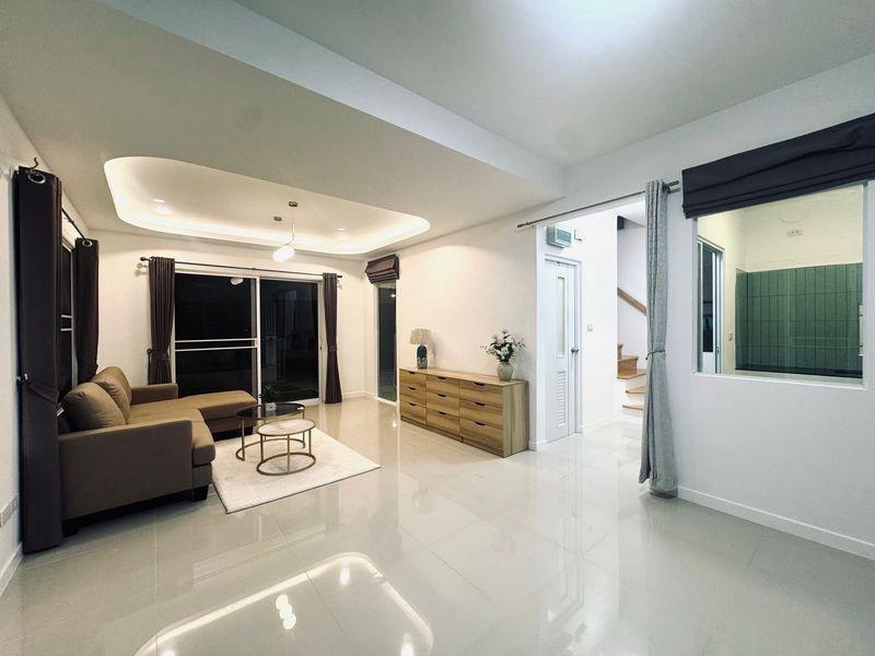 หมู่บ้านพฤกษ์ลดาบางใหญ่  คลองถนน บ้านเดี่ยว 2 ชั้น ตกแต่งใหม่พร้อมอยู่ มีพื้นที่รอบบ้าน โครงการ Land&Houses 10