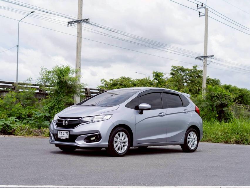 Honda jazz ปี 20 รถสวย สภาพสวย
