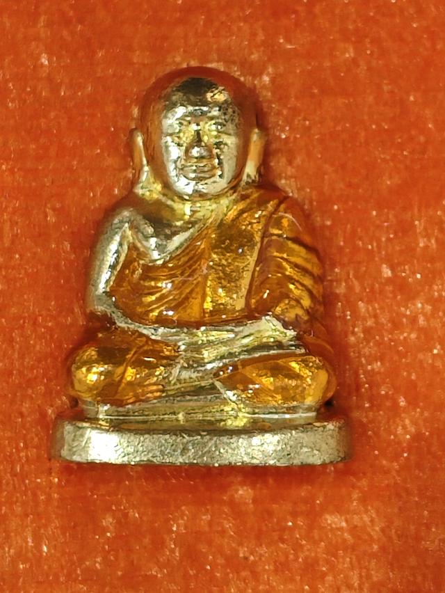 รูปหล่อหลวงพ่อเงิน พุทธโชติ จังหวัดพิจิตร