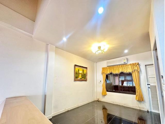 ให้เช่าทาวน์โฮม 3 ชั้น 3 ห้องนอน บ้านกลางเมือง เหม่งจ๋าย ลาดพร้าว 80 หน้าบ้านไม่ชนใคร ใกล้เหม่งจ๋าย ใกล้เลียบด่วน 3