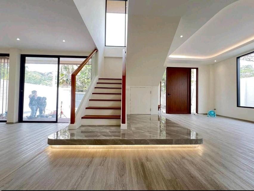 ขายบ้านเดี่ยว 2 ชั้น หลังมุม สไตล์ Modern Luxury สุขุมวิท 71 | 4 ห้องนอน พร้อมห้องนอนชั้นล่าง | สงบเป็นส่วนตัว | เดินทางสะดวก 6