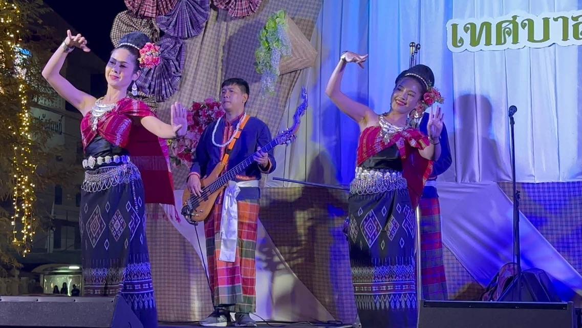 รับแสดงโปงลาง การแสดงรำอีสาน การแสดงงานเกษียณ