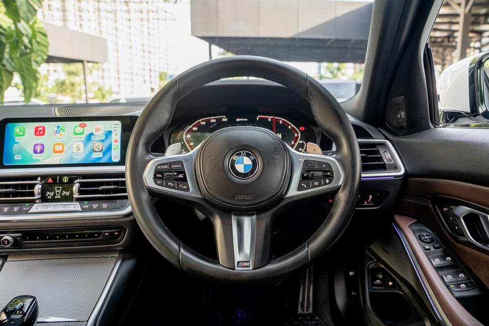“BMW 330e M Sport Plug-in Hybrid” ปี 2022