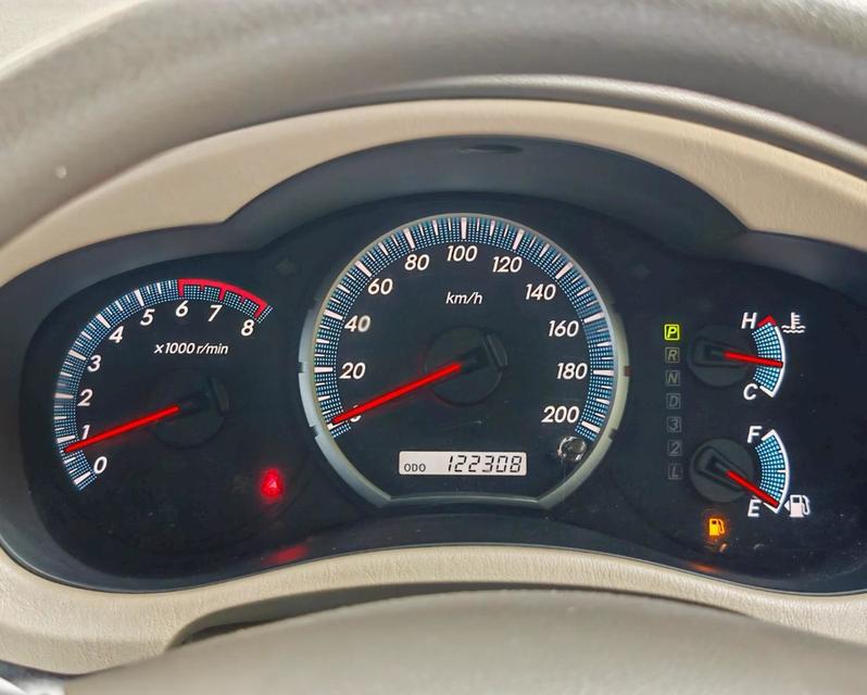 2012 TOYOTa INNOVA 2.0 G เบนซิน 5