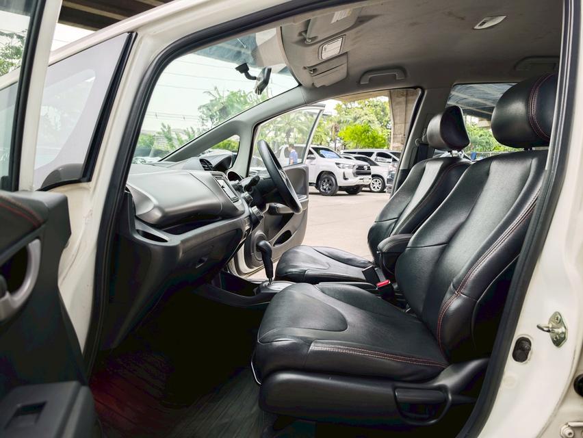 ขายรถ Honda Jazz 1.5SV ปี 2008 สีขาว เกียร์ออโต้ 11