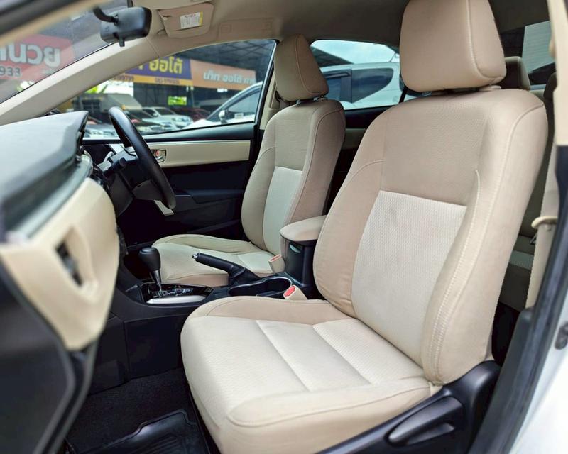 Toyota Altis 1.8 E ปี2015 11