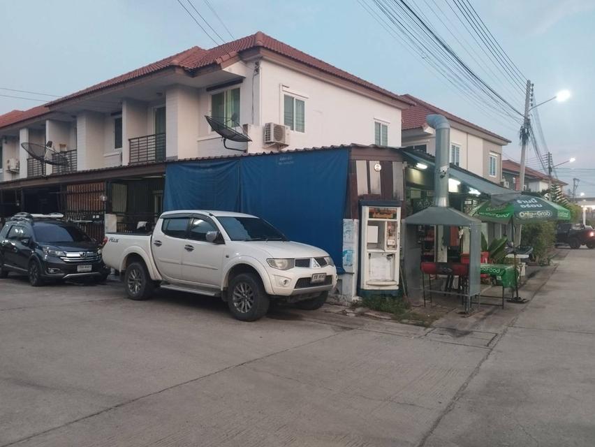 บ้านทาวเฮ้าท์หลังริม 2