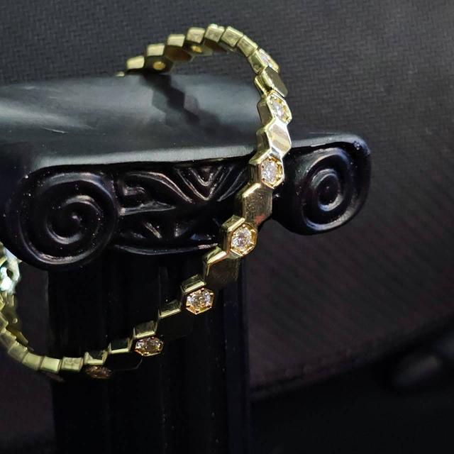 กำไลเพชร เพชรคัดสรรอย่างพิถีพิถัน ดีไซน์โดดเด่น งานผีมือละเอียดประณีต เพชรน้ำงามพร้อมใบรับรอง -ปุอามี่ Diamond Lap Rama2 (083-2469526) 3