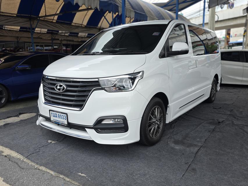 ปี 2022 HYUNDAI H1 2.5 ELITE NS A/T (1นฆ 8033 กทม.)