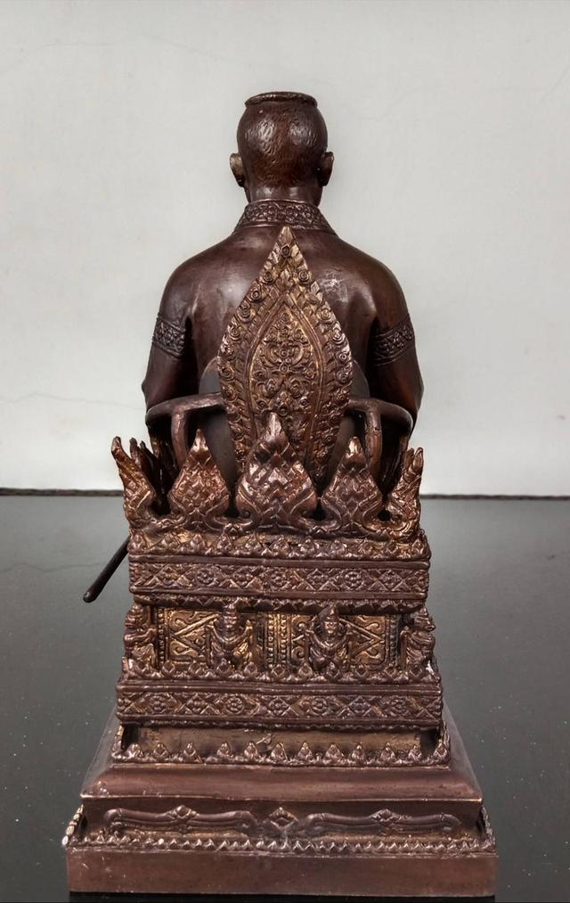 564.พระบรมรูปหล่อในหลวงรัชกาลที่ 3 พระบาทสมเด็จพระปรมาธิวรเสรฐมหาเจษฎาบดินทรฯ พระนั่งเกล้าเจ้าอยู่หัว ทรงประทับบนพระที่นั่งราชยานพุดตานทอง 10