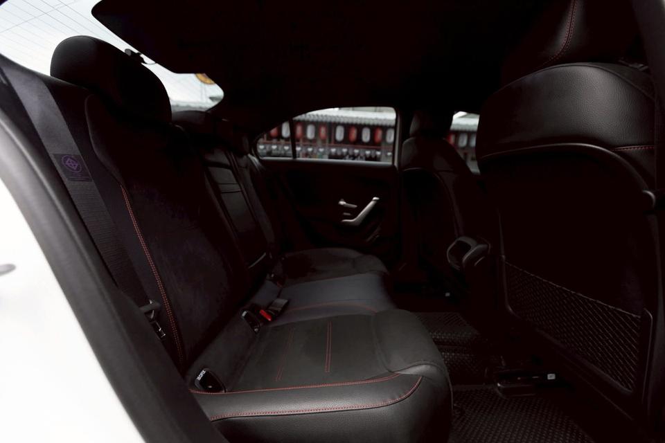Benz A200 auto ไมล์ 71000 km โทร.0922639576 เอ๋ 15