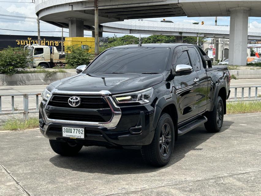 Toyota Hilux Revo 2.4 Entry Smart Cab Prerunner AT ปี 2021  ผ่อน 8,957 บาท