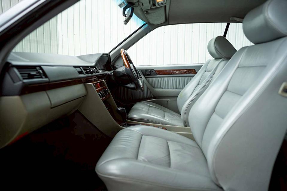 Mercedes-Benz CE280 W124 1993 (Classic Coupé) 14