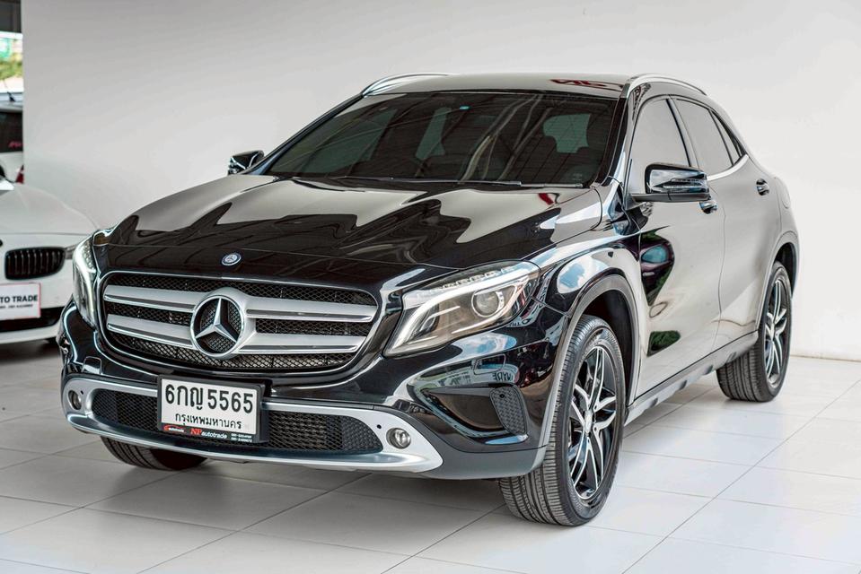 รหัสรถ NP5565 BENZ GLA200 URBAN ปีรถ : 2017 7