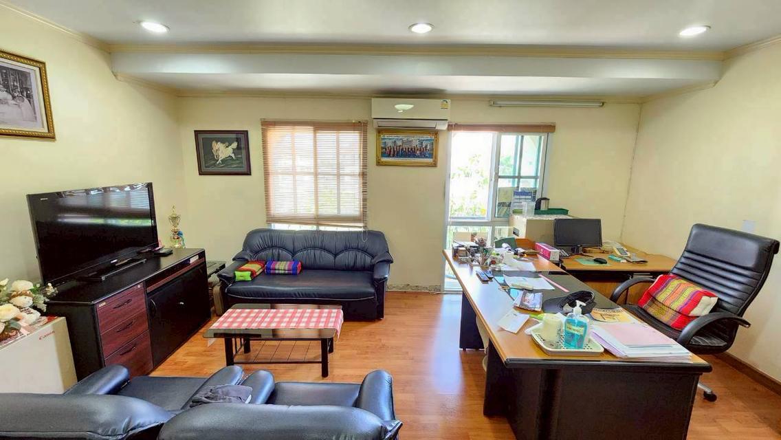 ขายด่วน ทาวน์โฮม 4 ชั้น หมู่บ้านอรุณพัฒน์ สาธุประดิษฐ์-พระราม 3 "บ้านสภาพดี ไม่ทรุด ไม่ร้าว ทำเลศักยภาพ ใกล้ Central พระราม 3" 7 ห้องนอ 4 ห้องน้ำ 18