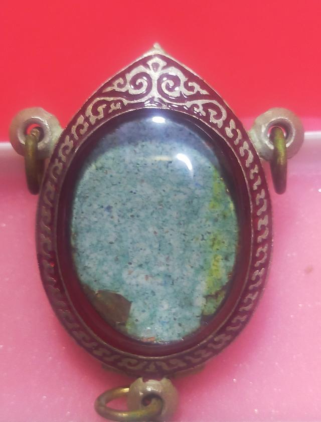 ล็อกเก็ตกรอบ 3 ห่วง.หลวงปู่โต๊ะ2519 2