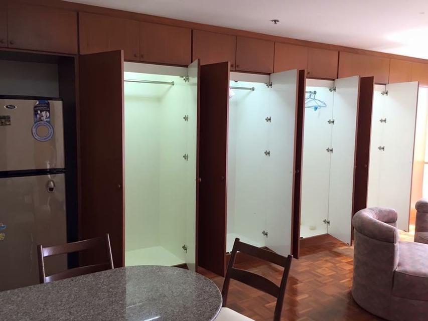 Furnished room for rent on Sathorn Road at Silom Suite Condo opposite the AiA Sathorn Tower very close to BTS St.Louis 4