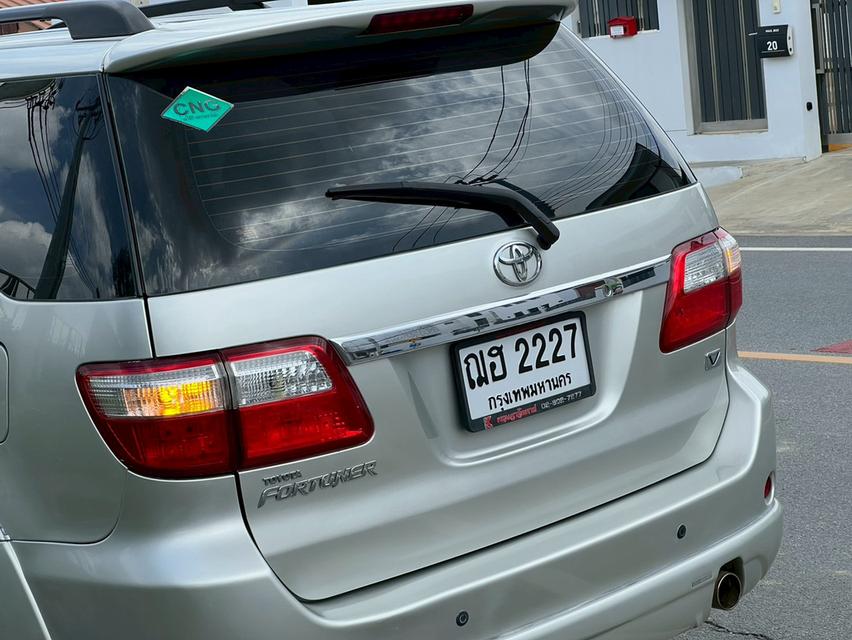 Fortuner 7 ที่นั่ง เครื่องเบนซิน+CNG คุ้มสุดในงบสามแสน รูปที่ 3