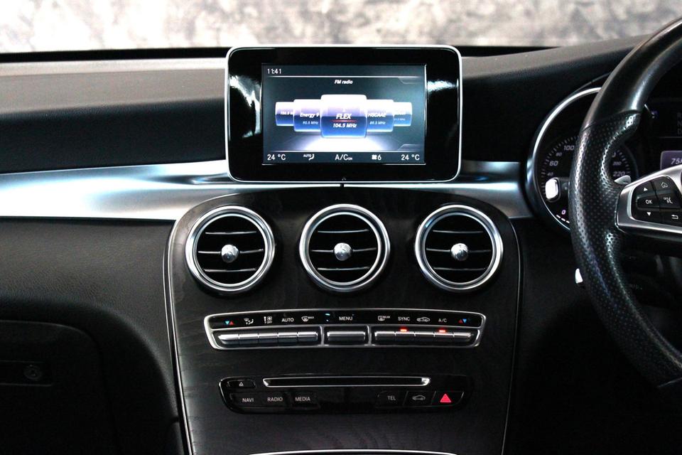 รหัสรถ JRS413 Benz GLC250 Coupe 4Matic Amg ปี 2018 วิ่งเพียง  120,000 km รถตัวถังเดิมสวย รูปที่ 6
