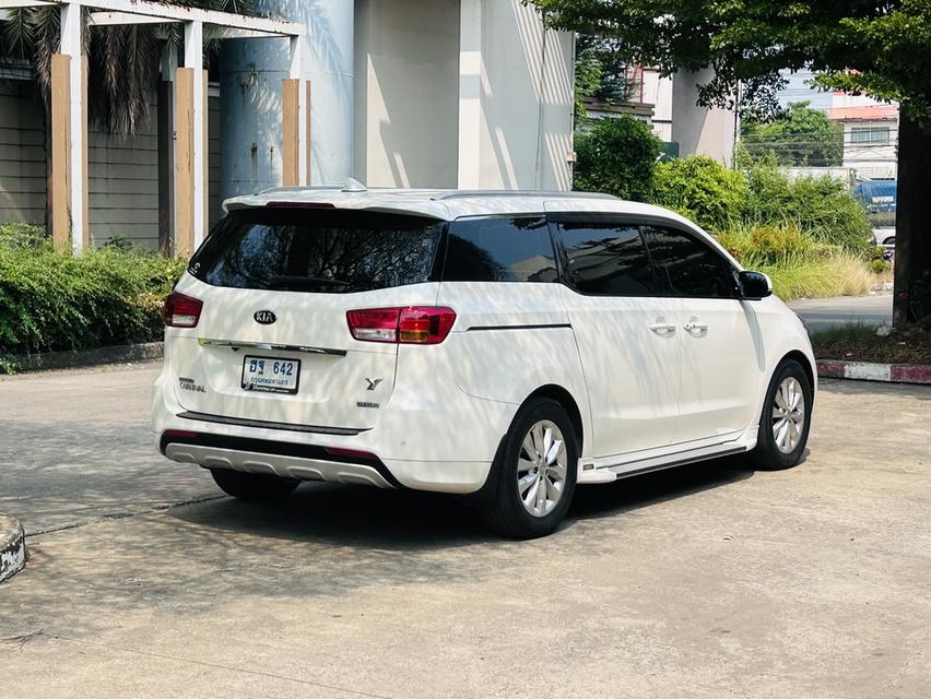 Kia carnival 2.2 top รถบ้าน 4