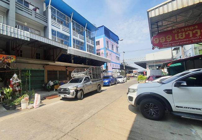 ขายอาคารพาณิชย์ ตลาดไท คลองหลวง ปทุมธานี เนื้อที่ 32 ตร.ว. 2 คูหา 3 ชั้น 2