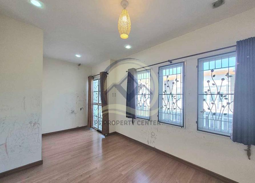 ทาวน์โฮม 2 ชั้น ต่อเติมระเบียง ราคาสุดพิเศษ : โครงการโกลเด้นทาวน์ รามคำแหง-วงแหวน 13