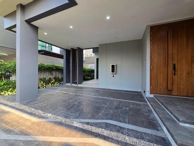 ให้เช่า ขาย บ้านวิลล่าหรู 3 ชั้น Modern Luxury The Gentry พัฒนาการ 2 ซอยพัฒนาการ 32 เชื่อมต่อทองหล่อ-เอกมัย 2
