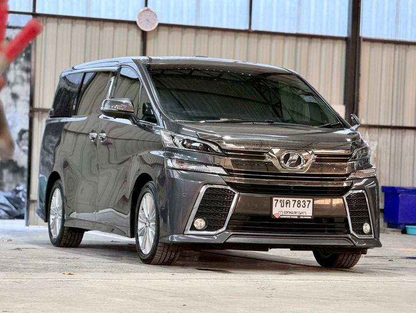 ปี 2015 TOYOTA VELLFIRE, 2.5 Z โฉม ปี15-23สีเทา เครื่องยนต์เบนซินล้วน มือเดียวป้ายแดง 19