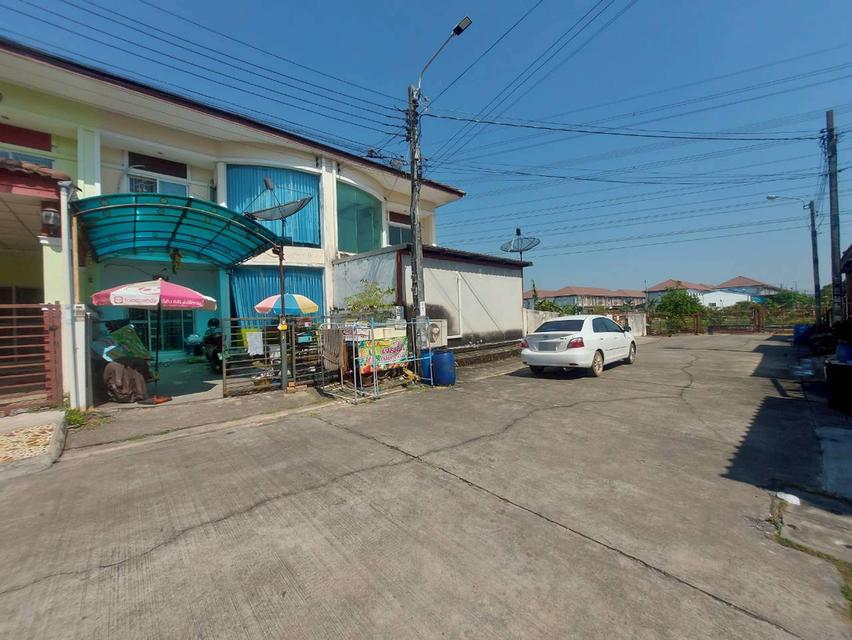 ขายบ้านทาวน์เฮ้าส์ 2 ชั้น หมู่บ้านราชพฤกษ์ ถนนฉลองกรุง 2