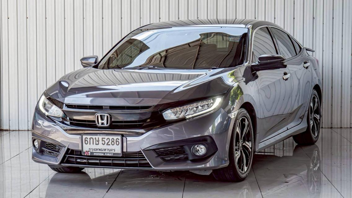 #HONDA #CIVIC , 1.5 TURBO RS ปี 2017 สีเทา โฉม FC-FK ปี16-21 รถVat%  👉 รุ่น RS ตัวท็อปสุด  👉 รถมือเดียวป้ายแดง 👉 เ