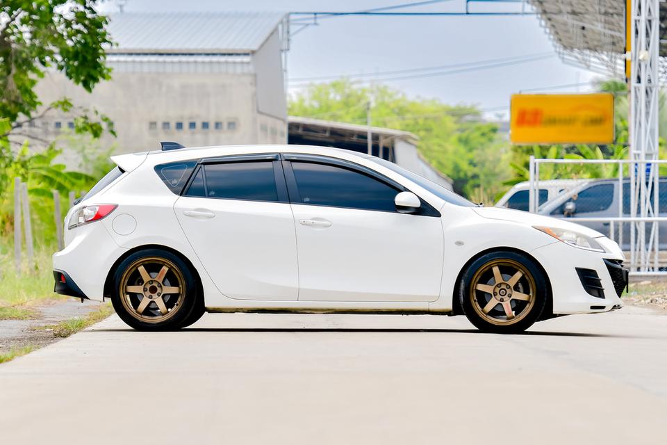 🎯 MAZDA 3 1.6 A/T ปี 2012 💯🚘 รถสีขาว-ดำ 🚘💯 รถบ้านแท้ 💯🕰 เลขไมล์ 226,xxx km.✔ ไฟหน้า Projector Lens ✔ ไฟตัดหมอก✔ กระจกมองข้าง ปรับ/พับ ไฟฟ้า ✔ รูปที่ 6