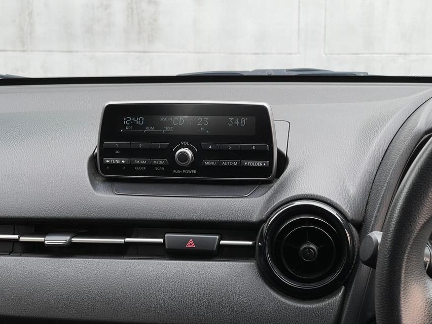 Mazda2 1.3 Standard Hatchback ปี 2015 12